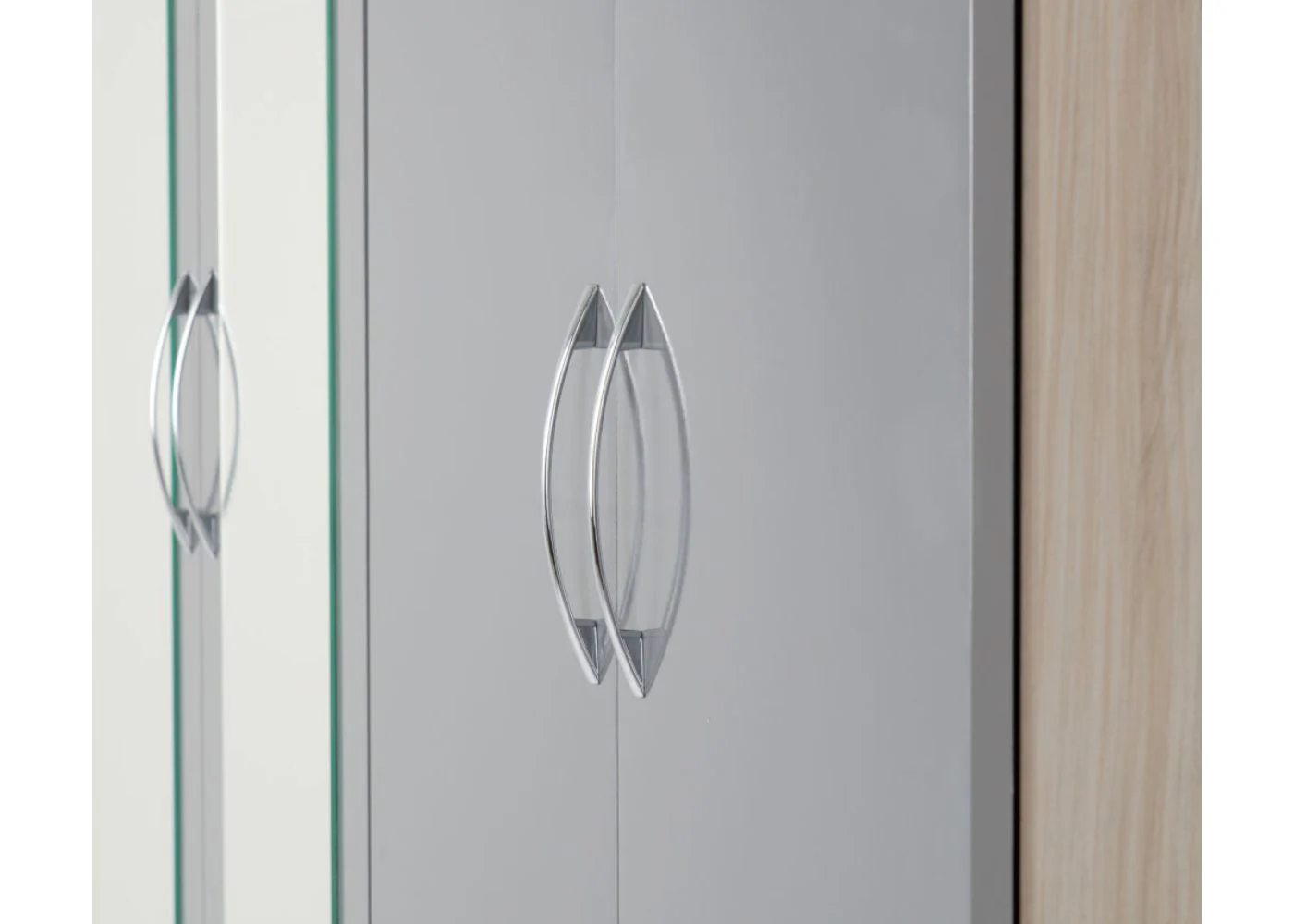 Nevada Grey Gloss and Light Oak Effect 4-Door 2-Drawer Mirrored Wardrobe by Wholesale Beds & Furniture - Image 6